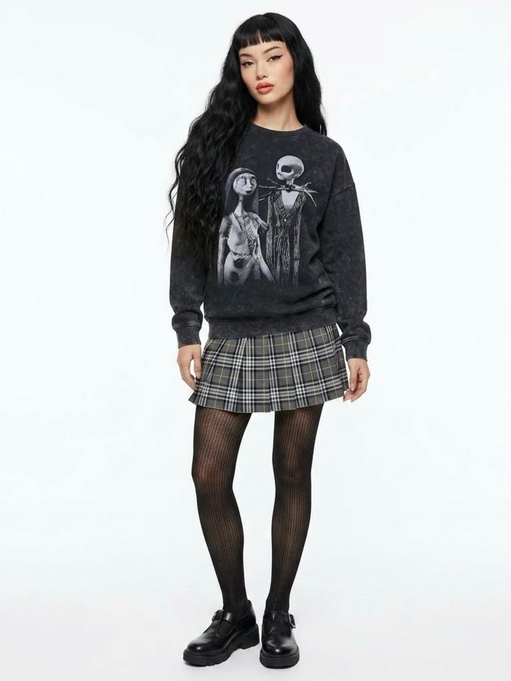 New🔥 NIGHTMARE BEFORE CHRISTMAS SWEATSHIRT